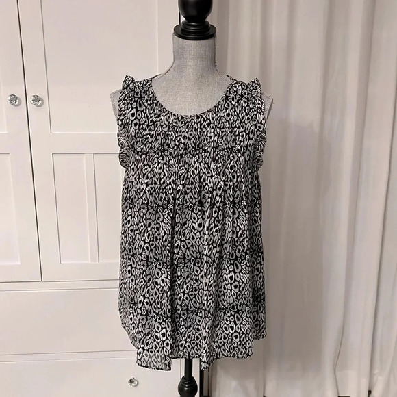 MICHAEL KORS NWOT Animal Print Ruffled Skirt, Size M - Picture 9 of 13